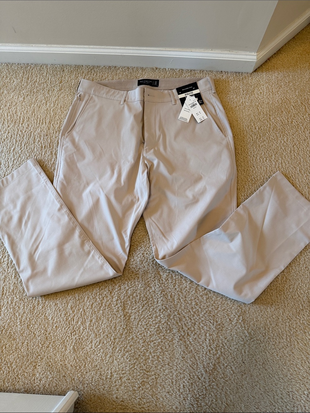 Abercrombie on the go athletic Men's Classic Chino Pants in Light Beige